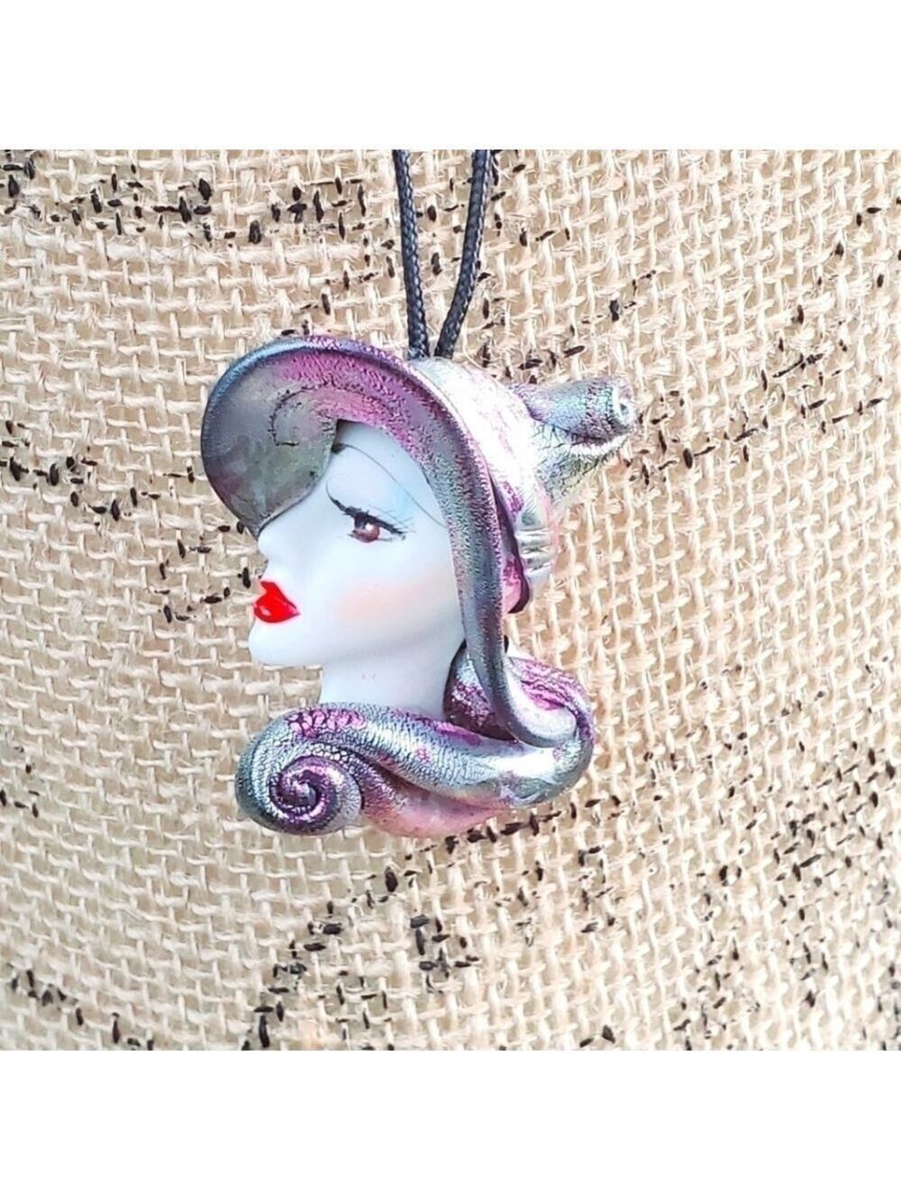Vogue Fashion Lady Head Pendant Statement Necklace